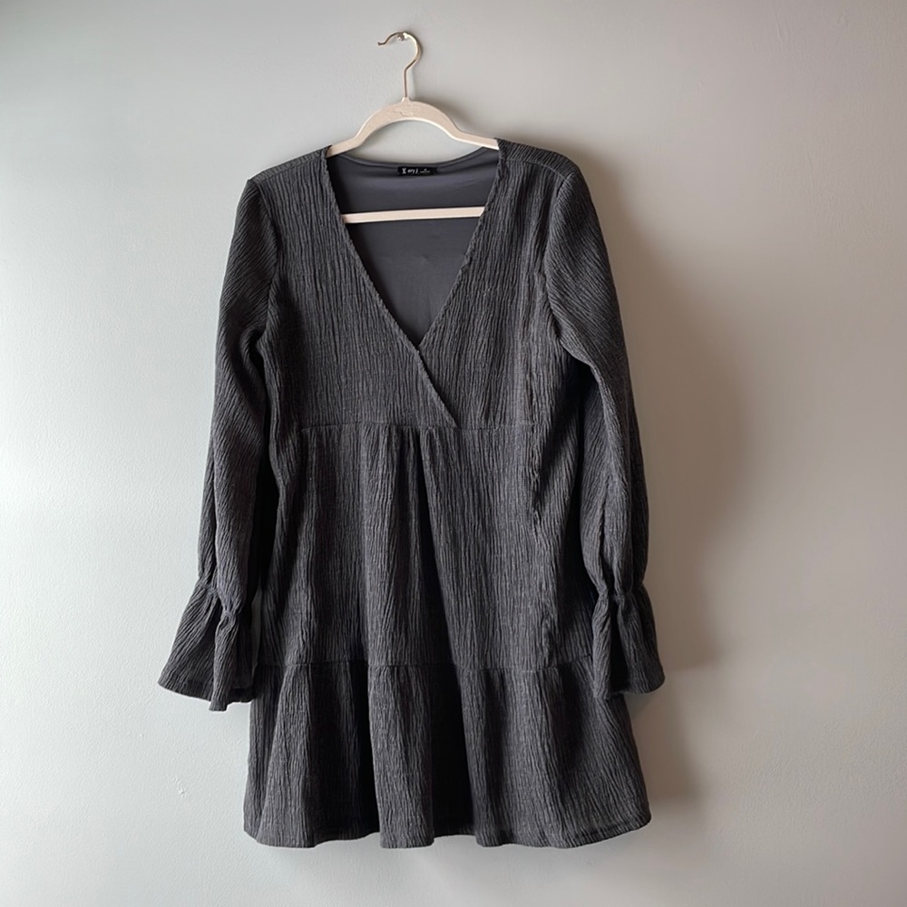 Medium, grey